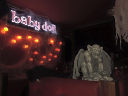 照片: Baby Doll Wesel